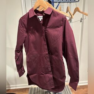 Foxcroft women’s Burgundy Dress Shirt tunic length. Size 8